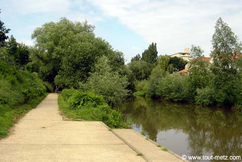 Parc de la Seille à Metz cote riviere 6