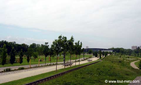 Parc de la Seille à Metz les arenes 5