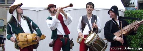 fete-medievale-rodemack-arbrerouge